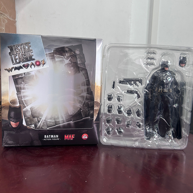Figuur Justice League Bruce Wa - Model Kit Eva 01 recensie en prijs