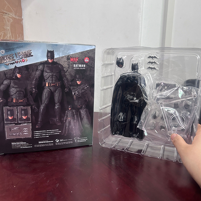 Figuur Justice League Bruce Wa - Model Kit Eva 01 recensie en prijs